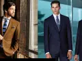 Hombres luciendo vestimenta formal: un traje marrón con corbata a rayas y otro con traje azul marino a rayas.