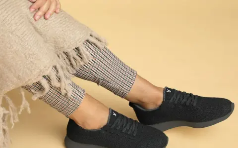 Pies con estilo y comodidad: zapatos recomendados por podólogos.